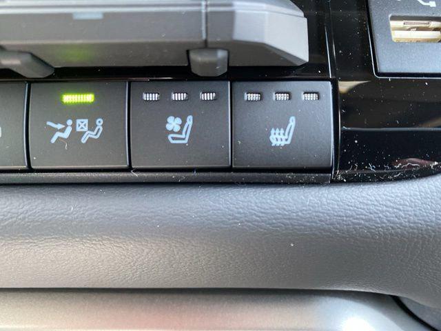 2026 Toyota Tundra Platinum Hybrid CrewMax 5.5' Bed