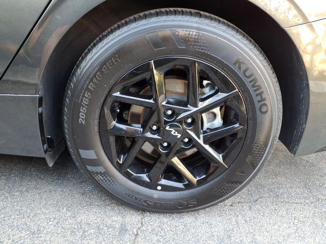 2025 Kia K5 LXS