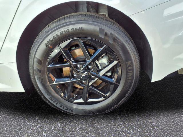 2025 Kia K5 LXS