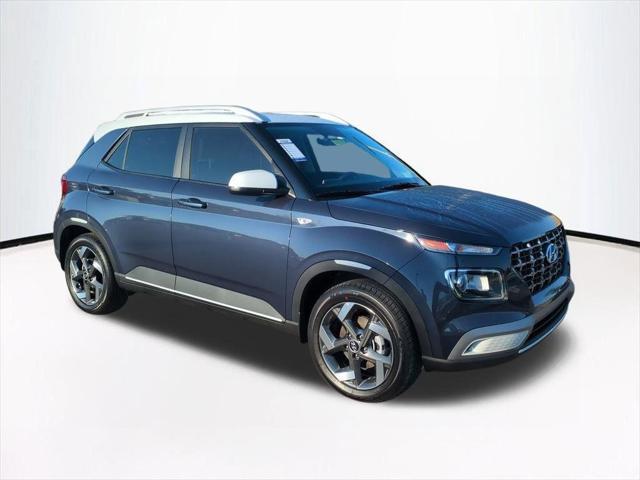 2026 Hyundai Venue SEL w/Two-Tone Roof