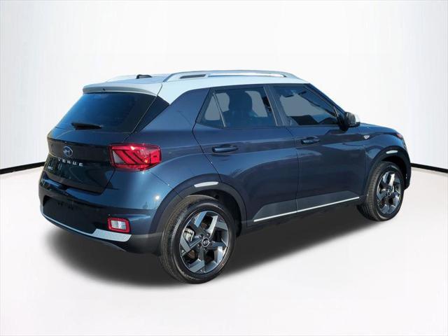 2026 Hyundai Venue SEL w/Two-Tone Roof