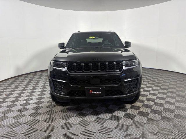 2026 Jeep Grand Cherokee L GRAND CHEROKEE L LAREDO ALTITUDE 4X4