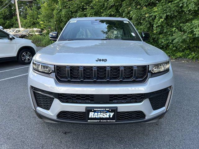 2026 Jeep Grand Cherokee L GRAND CHEROKEE L LAREDO ALTITUDE 4X4 2026 Jeep Grand Cherokee L GRAND CHEROKEE L LAREDO ALTITUDE 4X4