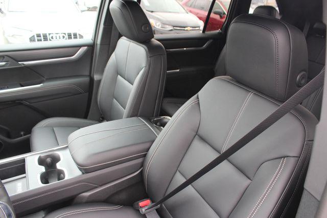 2026 GMC Acadia Elevation AWD