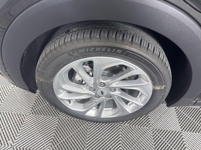 2027 Chevrolet Bolt LT FWD