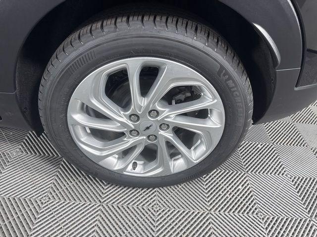 2027 Chevrolet Bolt LT FWD