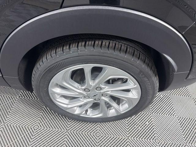 2027 Chevrolet Bolt LT FWD