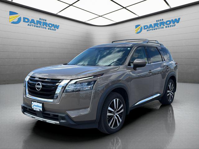 2023 Nissan Pathfinder Platinum 4WD for sale in Waukesha, WI