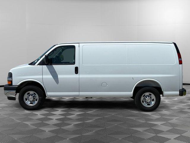 2026 Chevrolet Express Cargo Van 2500 Regular Wheelbase, WT, RWD