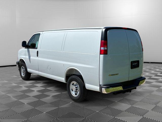 2026 Chevrolet Express Cargo Van 2500 Regular Wheelbase, WT, RWD