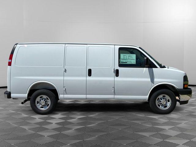 2026 Chevrolet Express Cargo Van 2500 Regular Wheelbase, WT, RWD
