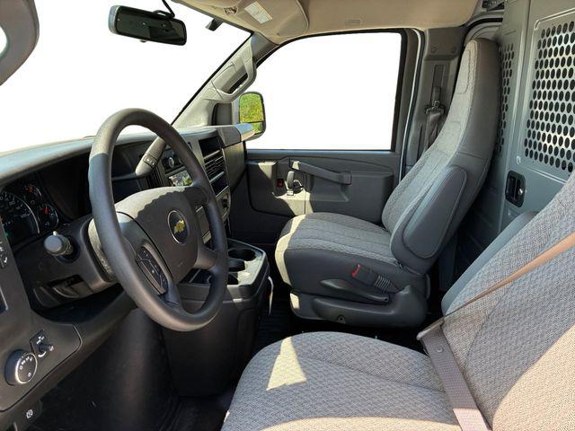 2026 Chevrolet Express Cargo Van 2500 Regular Wheelbase, WT, RWD