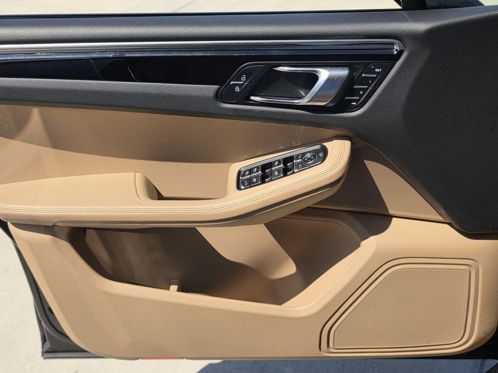 2023 Porsche Macan - Photo 15