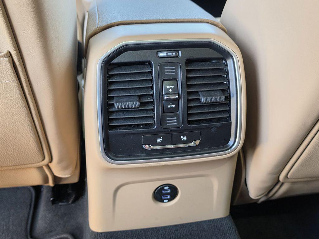 2023 Porsche Macan - Photo 18