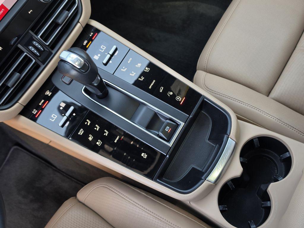2023 Porsche Macan - Photo 20