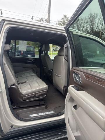2022 Chevrolet Suburban 4WD LT