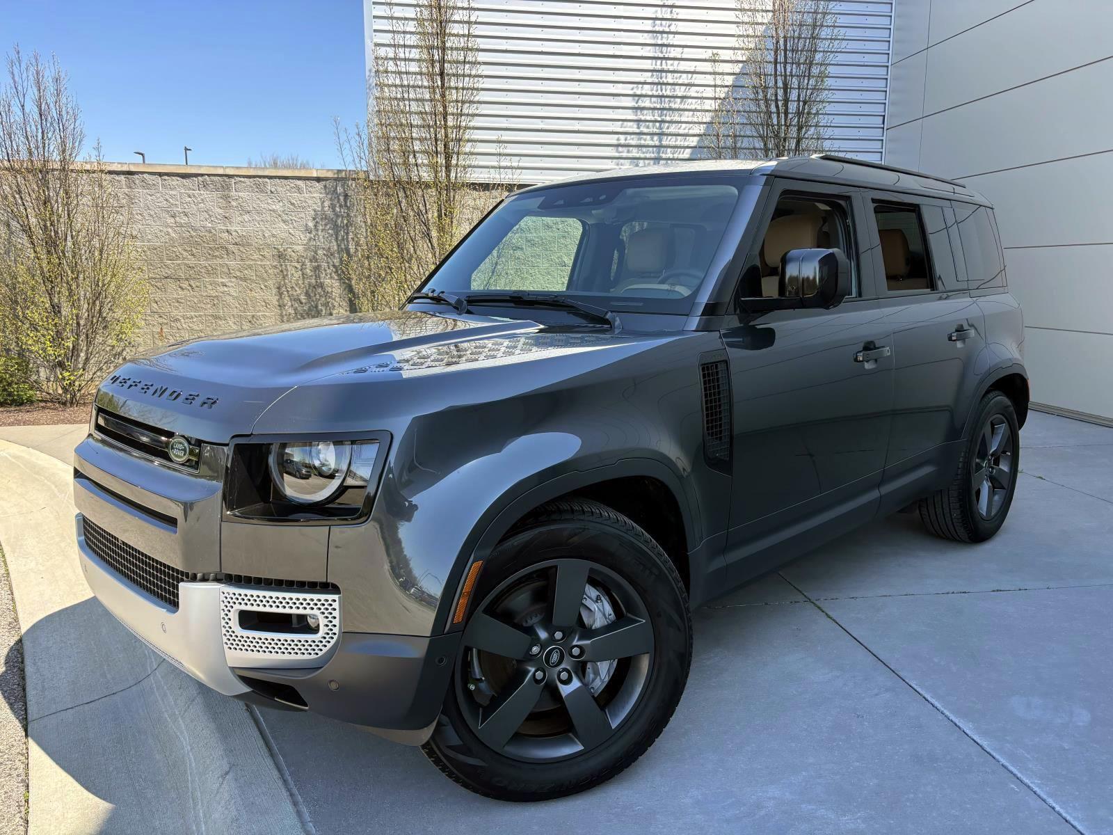 /2025 Land-Rover Defender