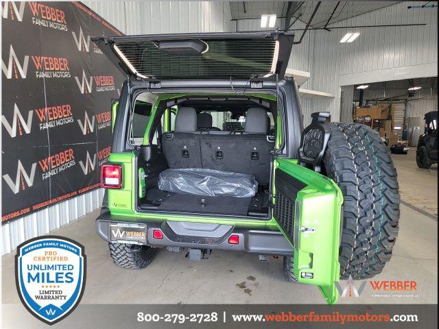 2025 Jeep Wrangler 4-Door Willys 4x4