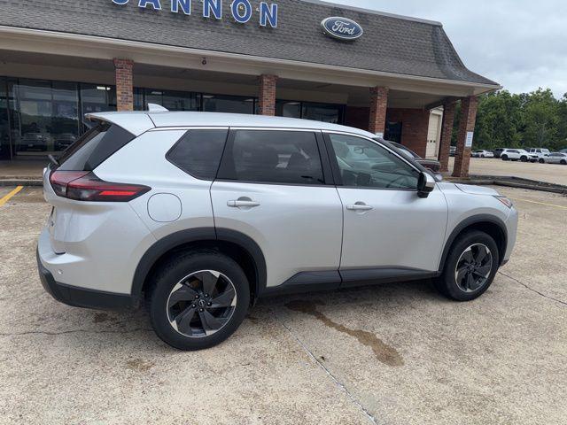 2024 Nissan Rogue SV FWD