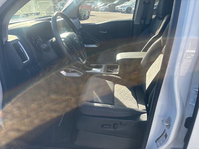 2025 Nissan Frontier Crew Cab SV 4x4