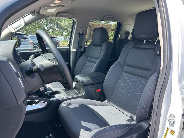2025 Nissan Frontier Crew Cab SV 4x4