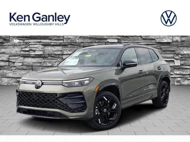 2026 Volkswagen Tiguan SE R-Line Black for sale in Willoughby Hills, OH