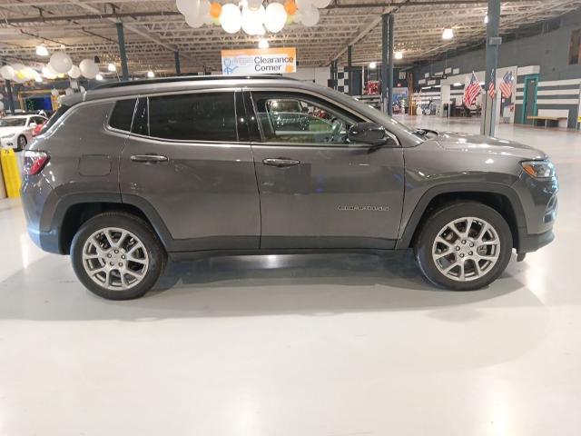 2022 Jeep Compass Latitude Lux 4x4