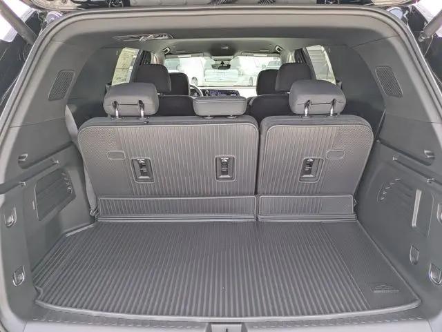 2026 Chevrolet Traverse FWD LT