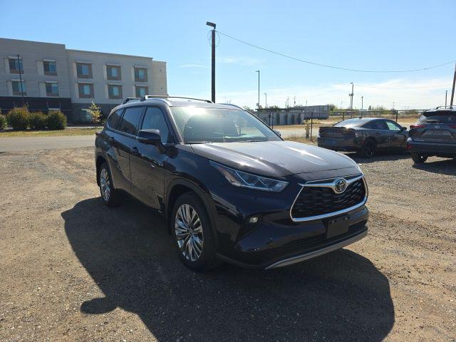2026 Toyota Highlander Hybrid Platinum for sale in Selma, CA