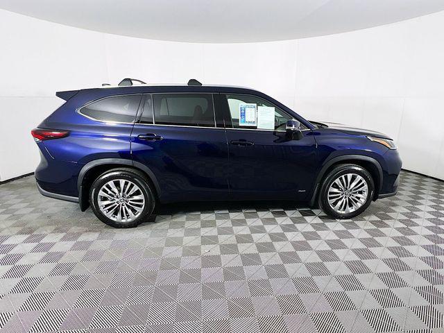 2026 Toyota Highlander Hybrid Platinum