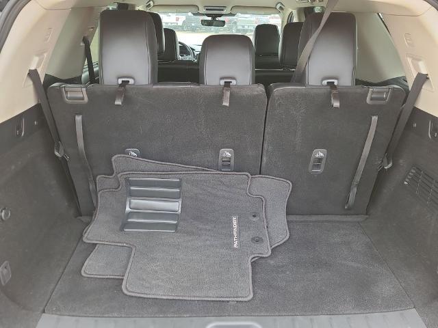 2025 Nissan Pathfinder SL FWD