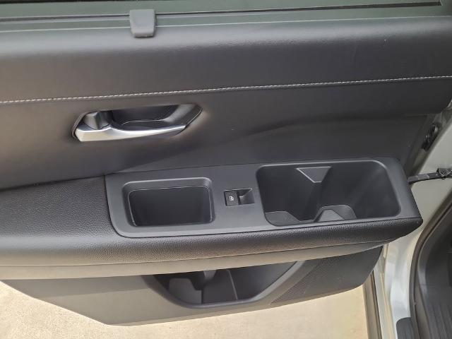 2025 Nissan Pathfinder SL FWD