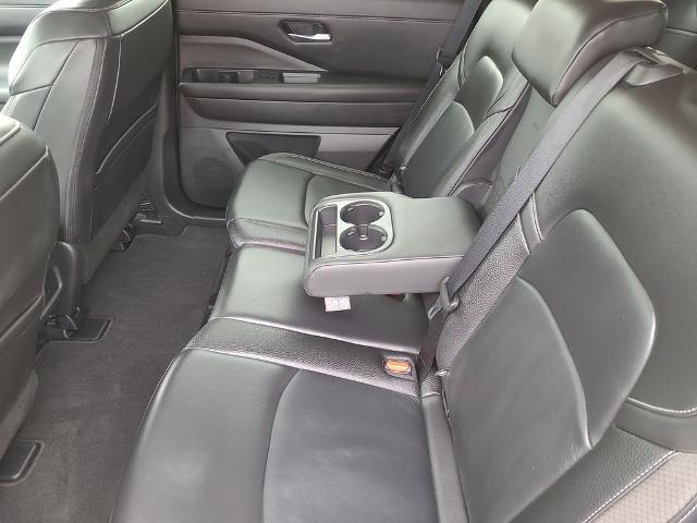 2025 Nissan Pathfinder SL FWD