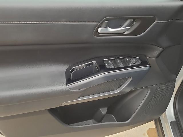2025 Nissan Pathfinder SL FWD