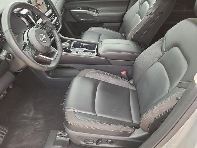 2025 Nissan Pathfinder SL FWD