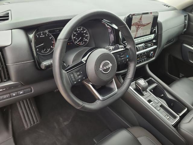 2025 Nissan Pathfinder SL FWD