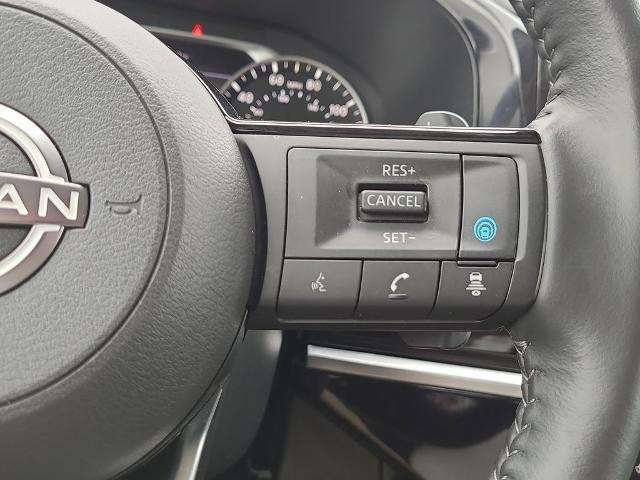 2025 Nissan Pathfinder SL FWD