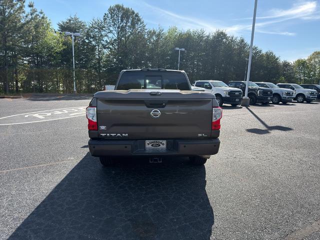 2017 Nissan Titan SL