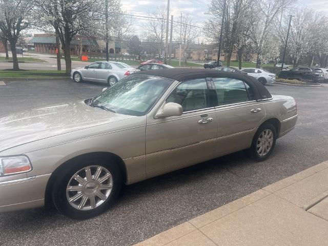 2009 Lincoln Town Car Signature Limited