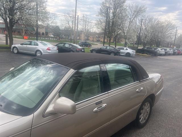 2009 Lincoln Town Car Signature Limited