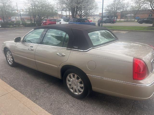 2009 Lincoln Town Car Signature Limited