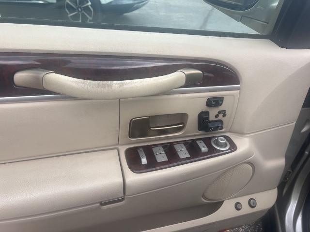 2009 Lincoln Town Car Signature Limited