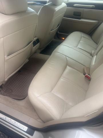 2009 Lincoln Town Car Signature Limited