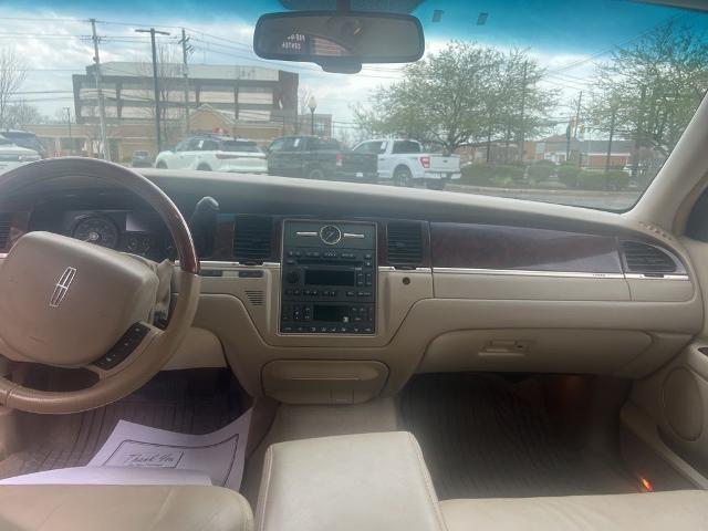 2009 Lincoln Town Car Signature Limited