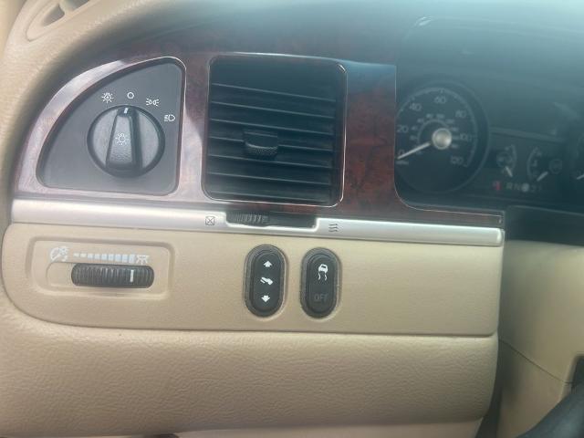 2009 Lincoln Town Car Signature Limited