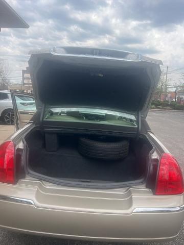2009 Lincoln Town Car Signature Limited