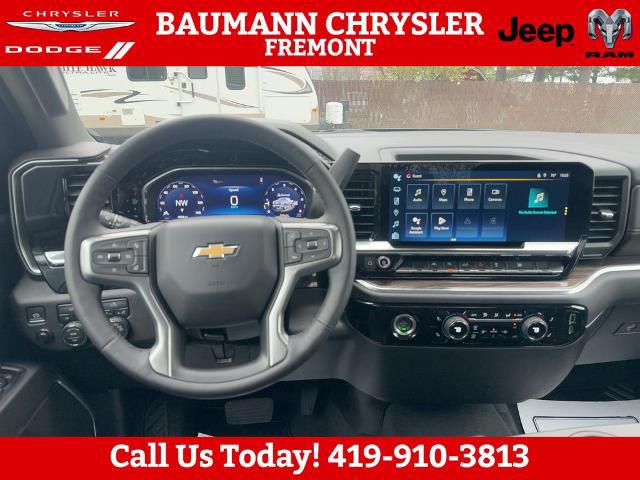 2024 Chevrolet Silverado 1500 4WD Crew Cab Short Bed LT with 2FL