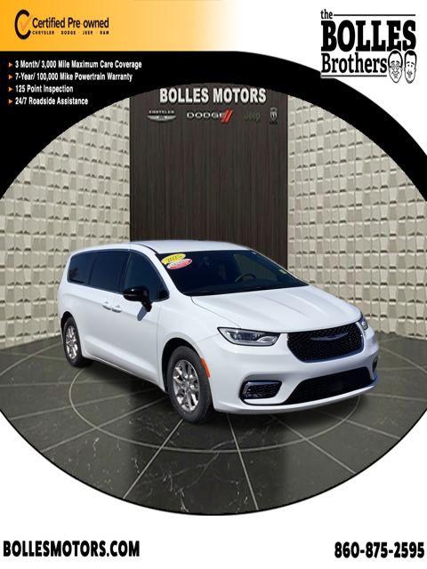 2025 Chrysler Pacifica Select for sale in Ellington, CT