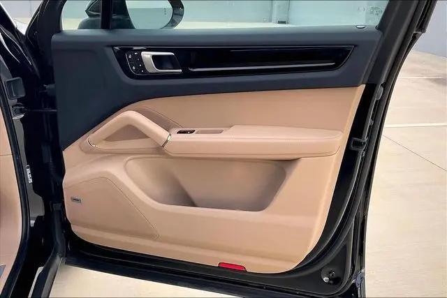 2022 Porsche Cayenne Cayenne
