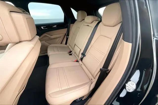 2022 Porsche Cayenne Cayenne
